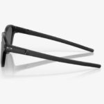 OAKLEY MATTE BLACK LATCH